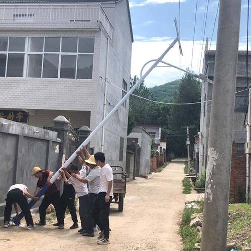 太阳能路灯厂家新农村改造工程款6米60wled道路照明灯路灯杆厂家