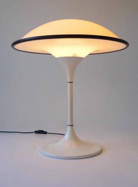 新款飞碟中古复古客厅沙发Stylos落地灯圆柱设计师装软装搭配台灯