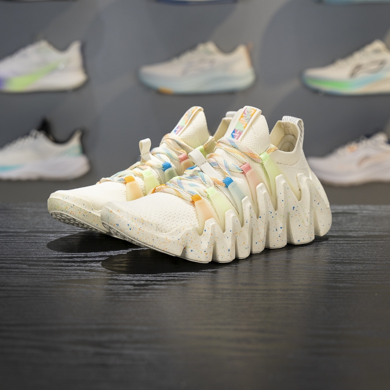 李宁正品幻刺女子时尚潮流轻便透气耐磨低帮运动休闲鞋AZGS032-2