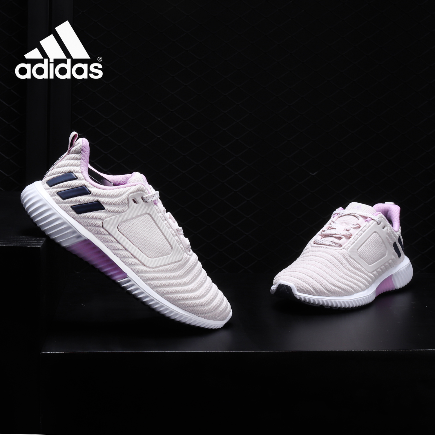 阿迪达斯男女低帮跑步鞋