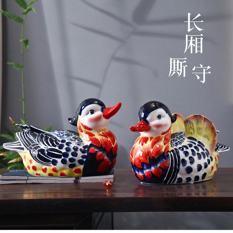 新中式陶瓷工艺品动物鸳鸯青花瓷摆件家居装饰品客厅房间瓷器情侣