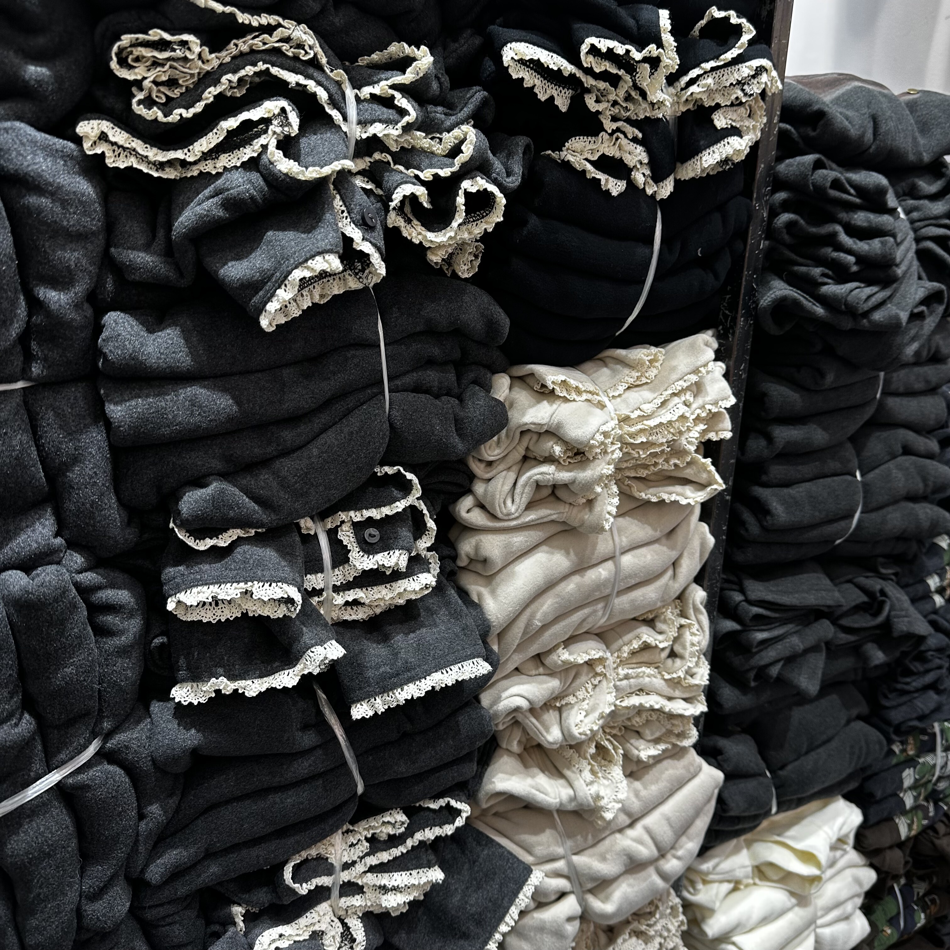 欧洲站2025秋冬新款半高领德绒蕾丝拼接假两件长袖百搭打底小衫女