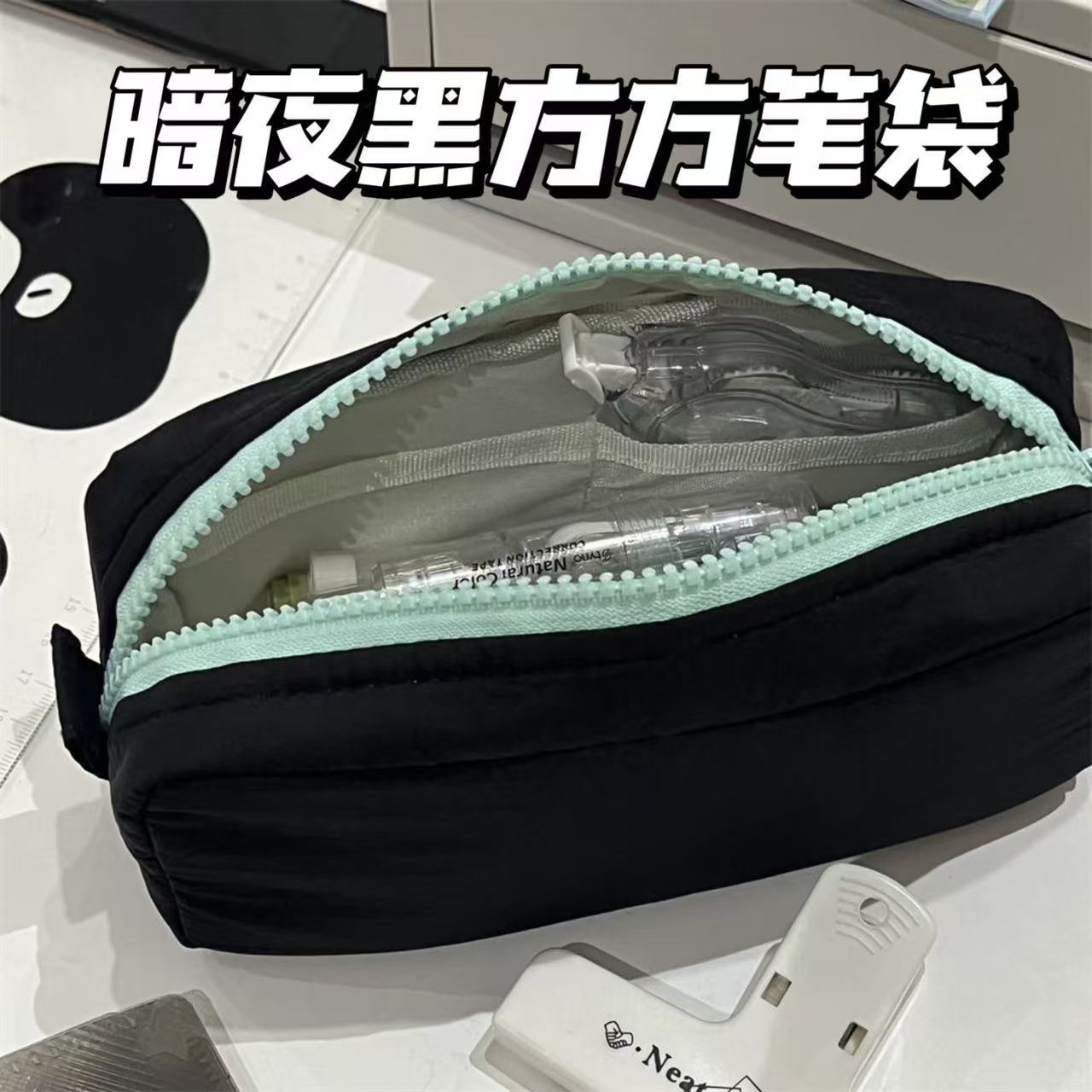 简约暗夜黑奶油方方笔袋纯色高颜值学生耐脏铅笔盒手拿文具收纳袋