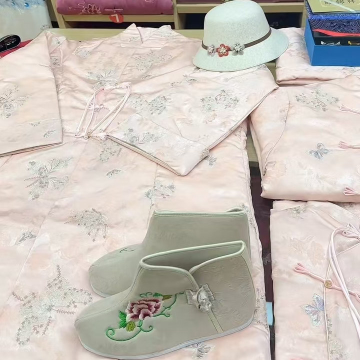 新款新中式年轻女寿衣中老年寿服