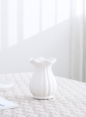 白色陶瓷花瓶家居摆件样板房北欧荷叶边花器潮州花瓶 小号