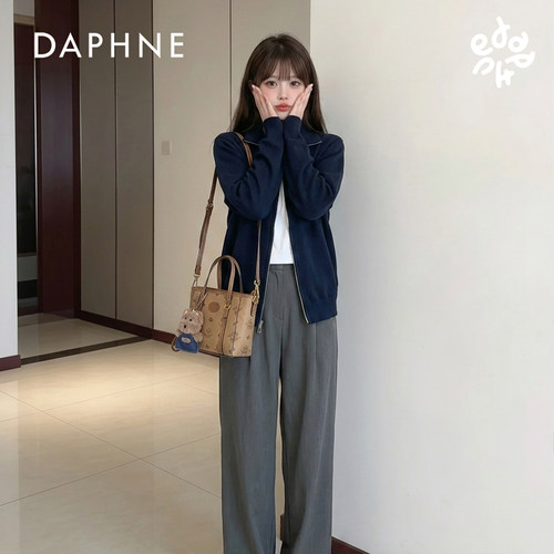 Daphne/达芙妮通勤斜挎包女2026新款复古手提单肩百搭菜篮子包