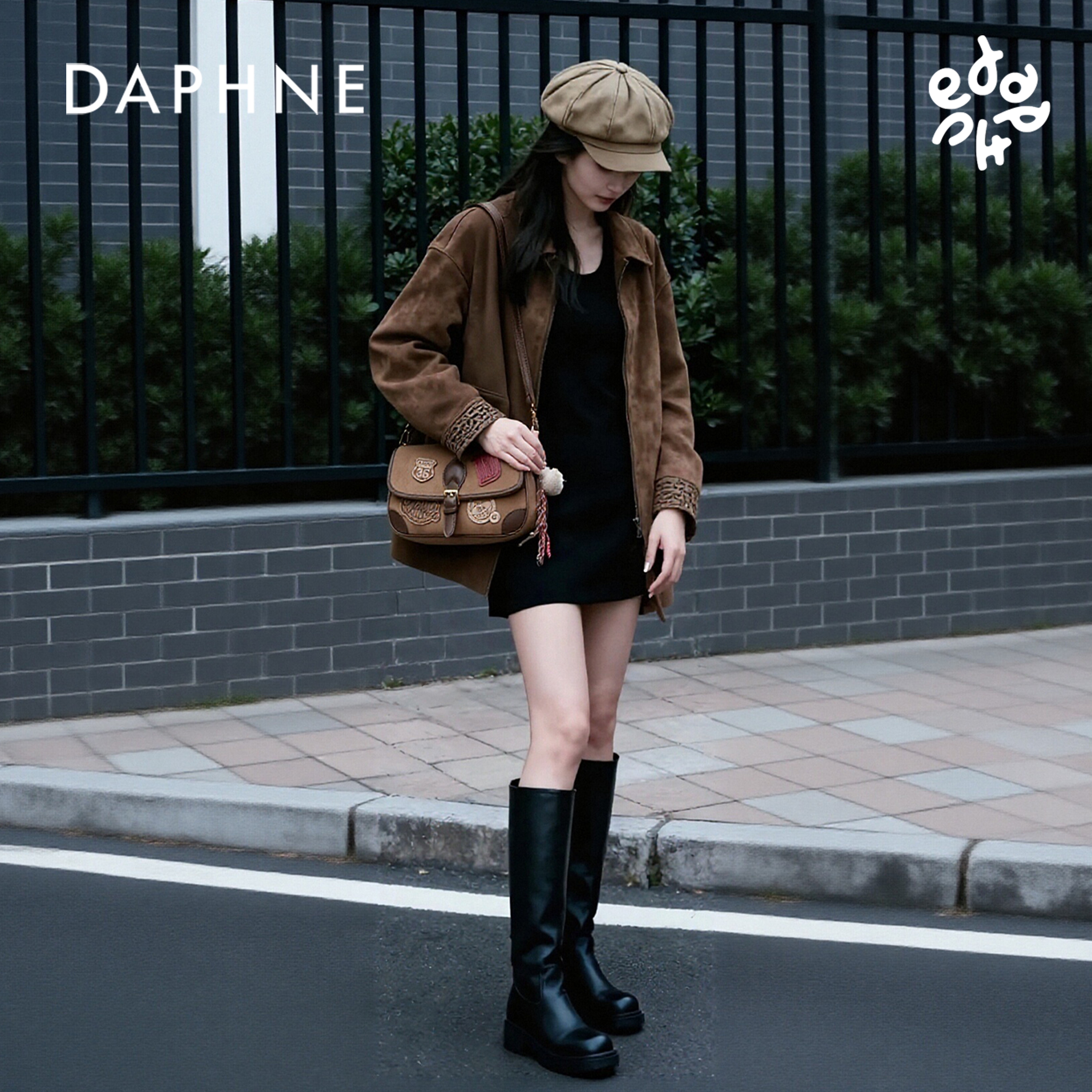 Daphne/达芙妮秋冬时尚单肩包小众百搭斜挎包通勤百搭法棍DA25073