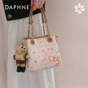 Daphne 达芙妮时尚 通勤小菜篮子涂鸦复古风斜跨包休闲手提水桶包