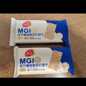 -美丹低GI苏打饼干健身代餐饱腹粗粮零食营养新鲜轻食饼干简装