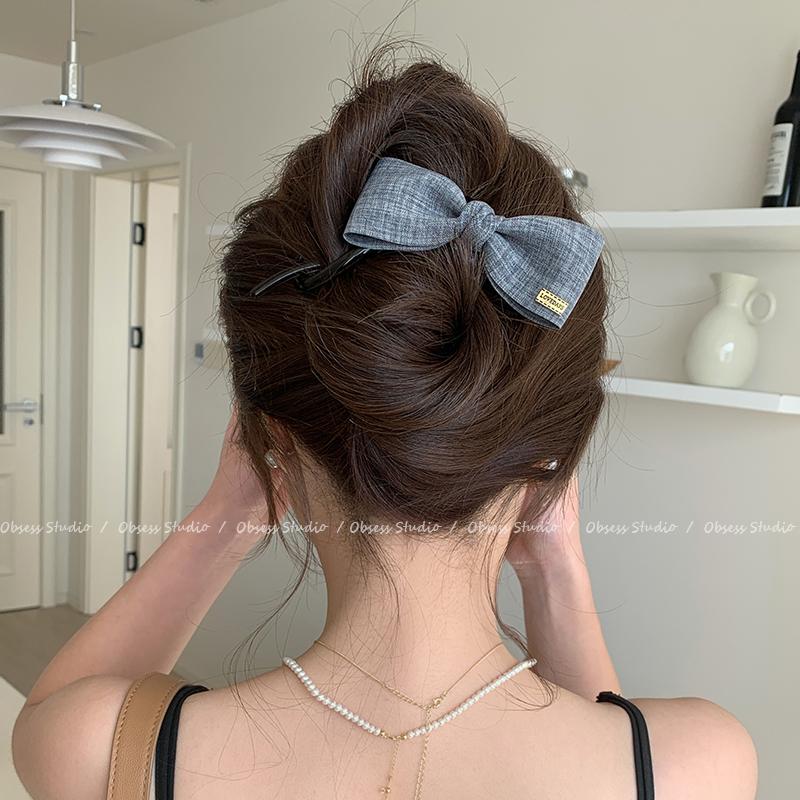 Miu系灰色蝴蝶结一字扭扭夹发夹