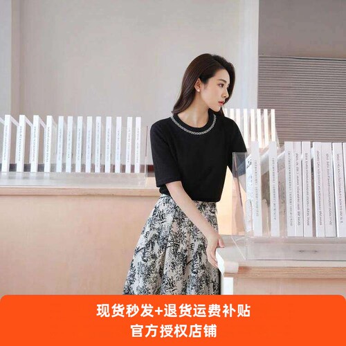 班洛BANLUO|【黑天鹅】女士圆领短袖颗粒醋酸手工钉珠T恤SY848