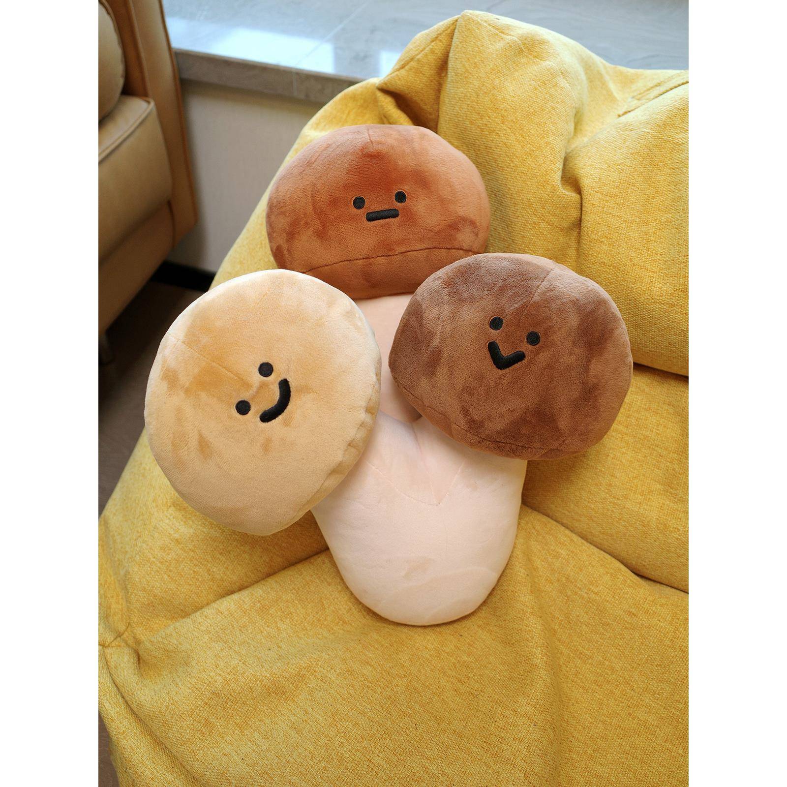 雨过山原创公蟹味GFA午菇毛头绒仔抱枕摆件可爱蘑菇靠枕搞怪睡枕