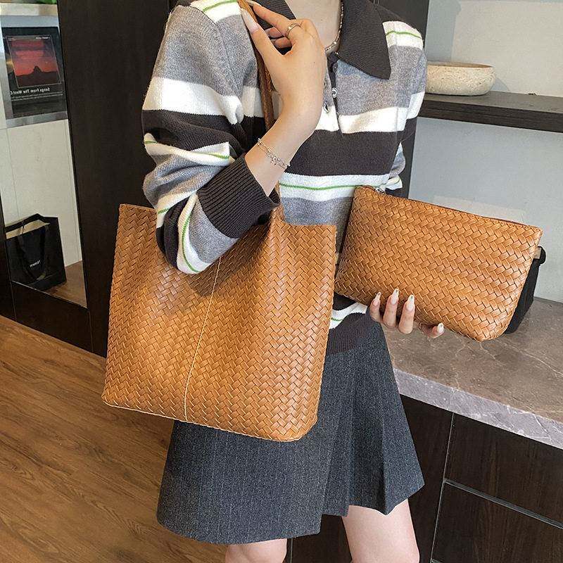 秋季复古大容量包包女式2025新款时尚编织纹肩包外出上班托特包