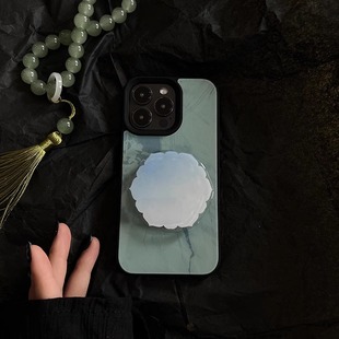 叶菽原创定制《冰心》侘寂新中式国风小众高级感液态玻璃镜面适用苹果16/17/13/14/15promax不会撞壳的手机壳