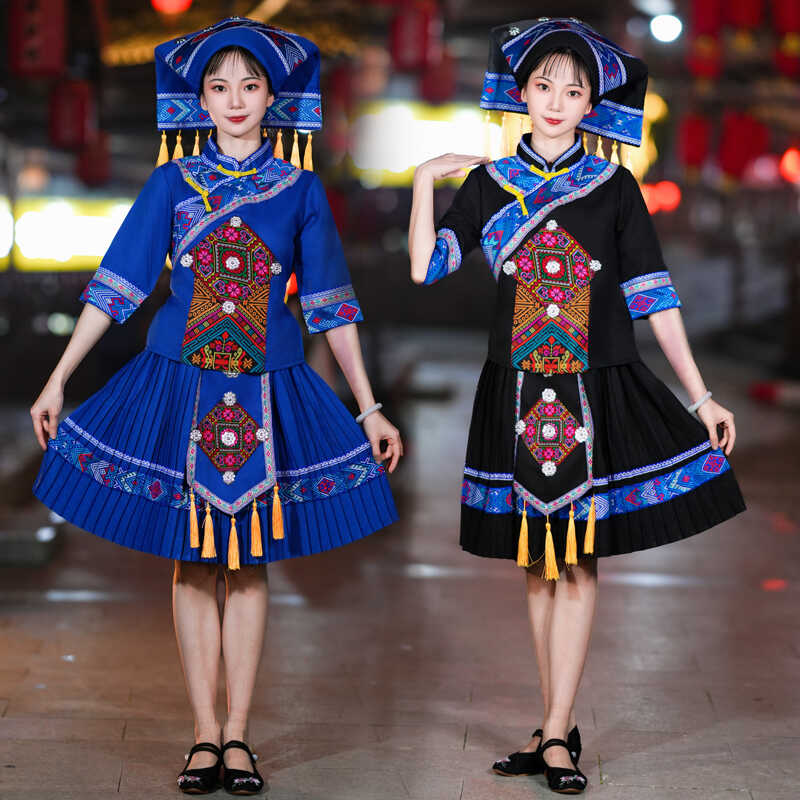 壮族服装男女民广西舞台