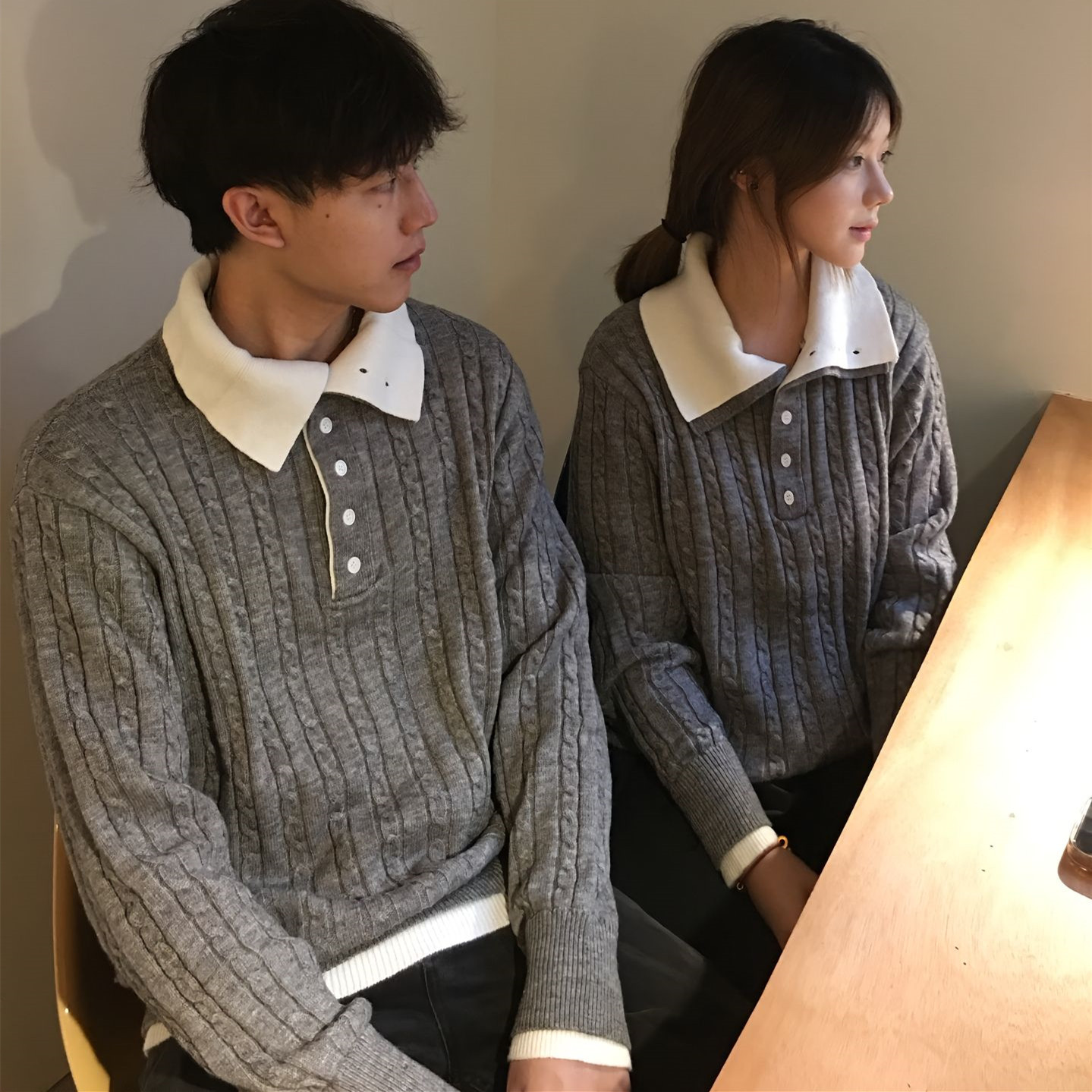 学院风翻领假两件针织衫男女情侣