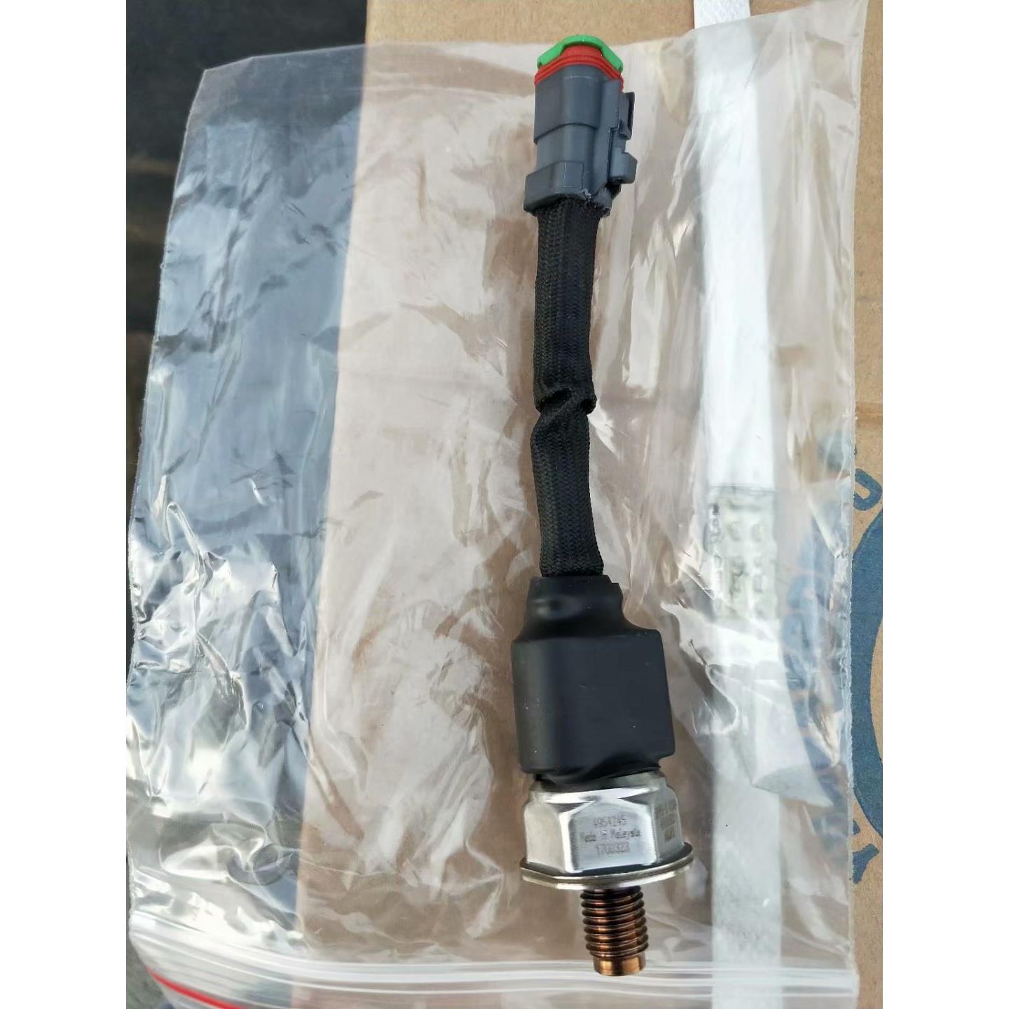 适用于新款戴姆勒EST共轨传感器欧曼gtl福康发动机轨压传感器