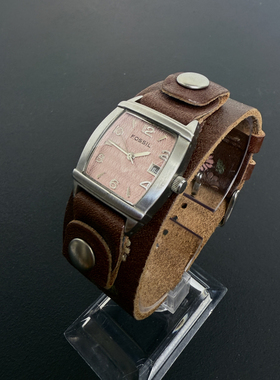 Awasteoftime浪费时间欧美中古手表小众棕色皮革表带复古石英手表