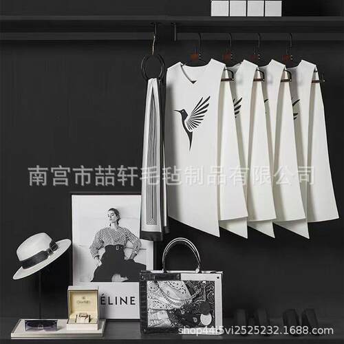 毛毡服简约帽间样板房衣柜展厅衣衣服组合饰品衣毛毡服装OMS摆件