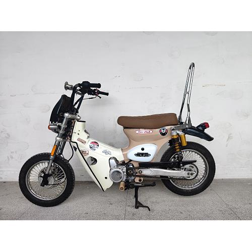 适用嘉陵COCO幼兽CUB复古改装双人座垫 C70金旺一体式坐垫鞍座
