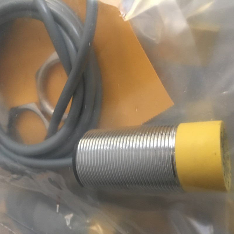电感式接近开关NI8-M18-AN6X-H1141传感器 感应开关