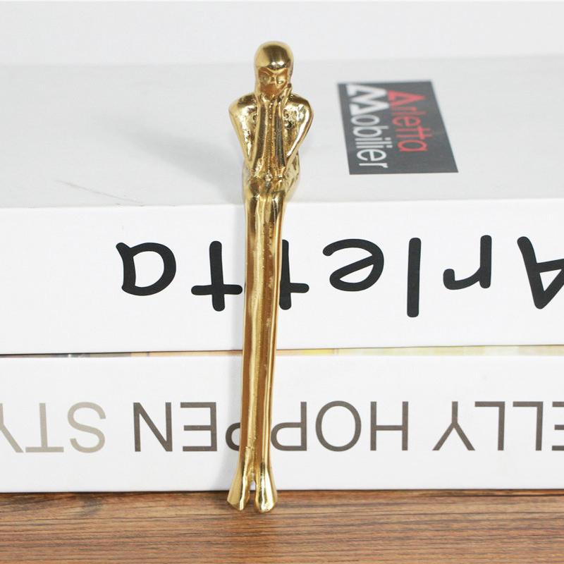 北欧式样板房客厅电视柜水晶石艺人物铜摆件办公桌软装艺术品