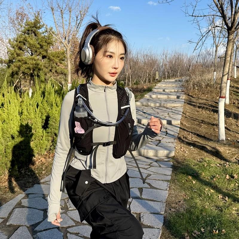 跑步手机袋户外登山马甲包骑行徒步背心包轻便运动收纳背包水壶包