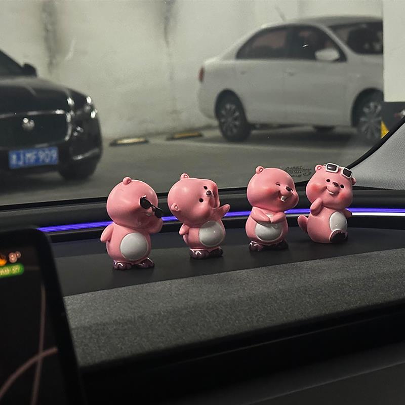 可爱loopy车载摆件汽车中控台内饰品小海狸露比盲盒公仔治愈礼物