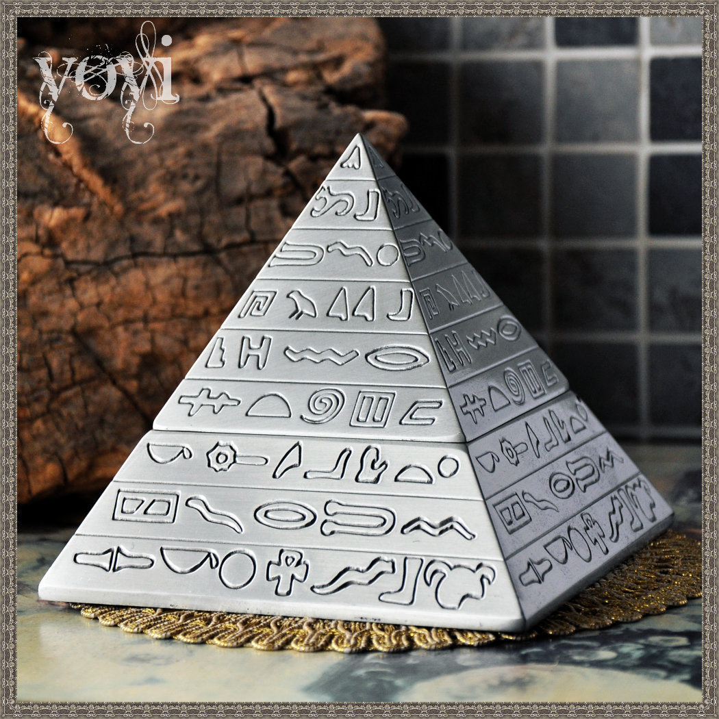 经典复古埃及金属雕刻金字塔创意时尚装饰烟灰缸家居客厅摆件礼物