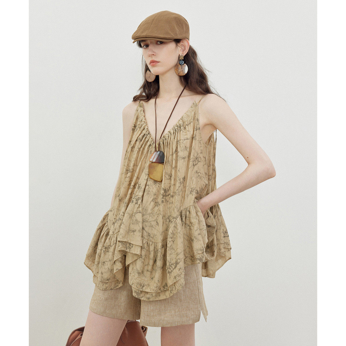 浪漫松弛感_不规则双层蛋糕荷叶边V领度假抽褶印花&素色,女装/女士精品,背心吊带,淘宝优惠券,粉丝福利购,淘宝优惠卷