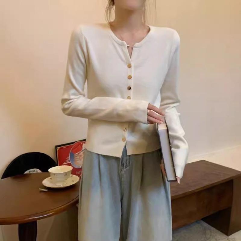 设计感纯色金扣软糯贴身显瘦针织开衫女秋冬季简约长袖毛衣外套女