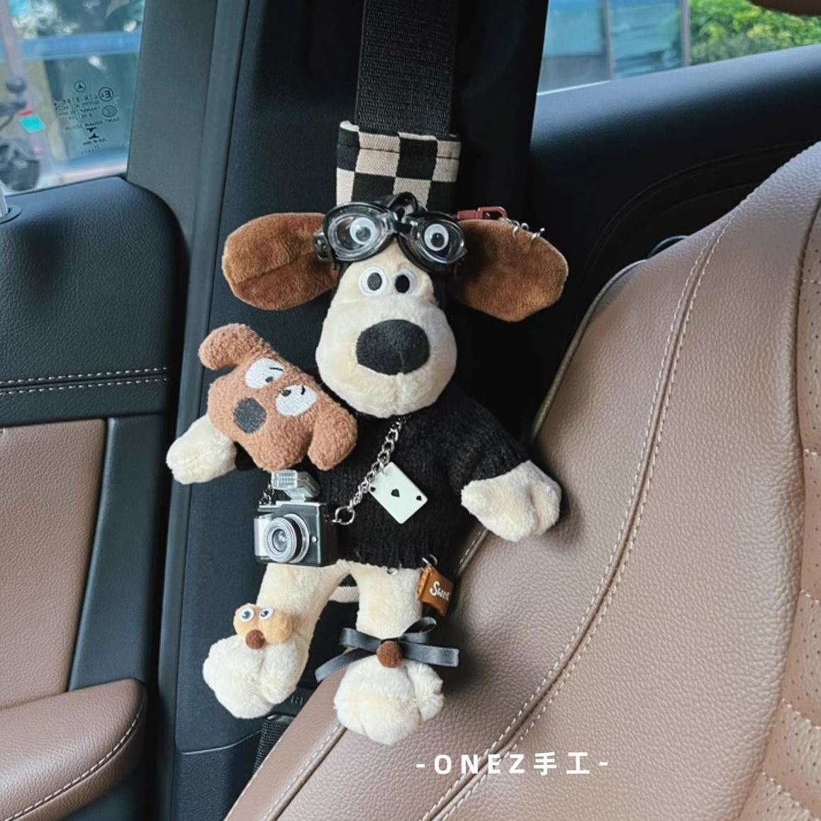 汽车品车内装饰狗狗公仔摆件可爱DIY内车载安全带护肩套