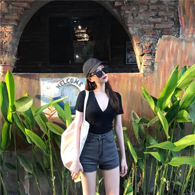 新品纯欲风辣妹性感深V领短袖t恤女夏季小心机显胸大紧身短款露脐