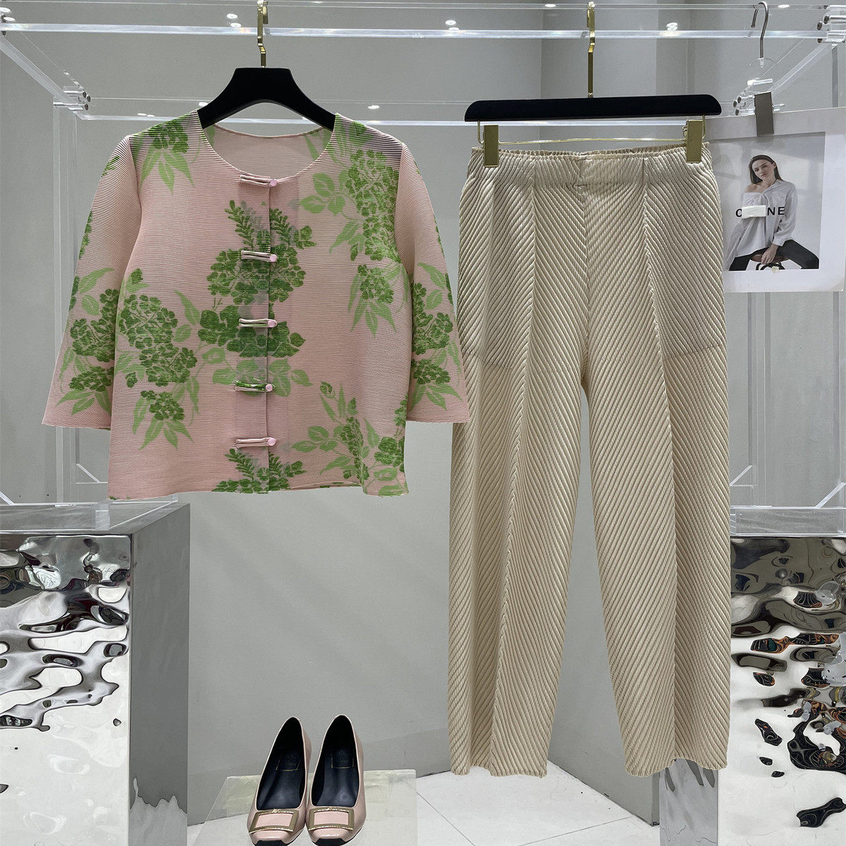 2025春夏国风新中式印花大码休闲高贵优雅中年褶皱妈妈时尚女套装,女装/女士精品,时尚套装,淘宝优惠券,粉丝福利购,淘宝优惠卷