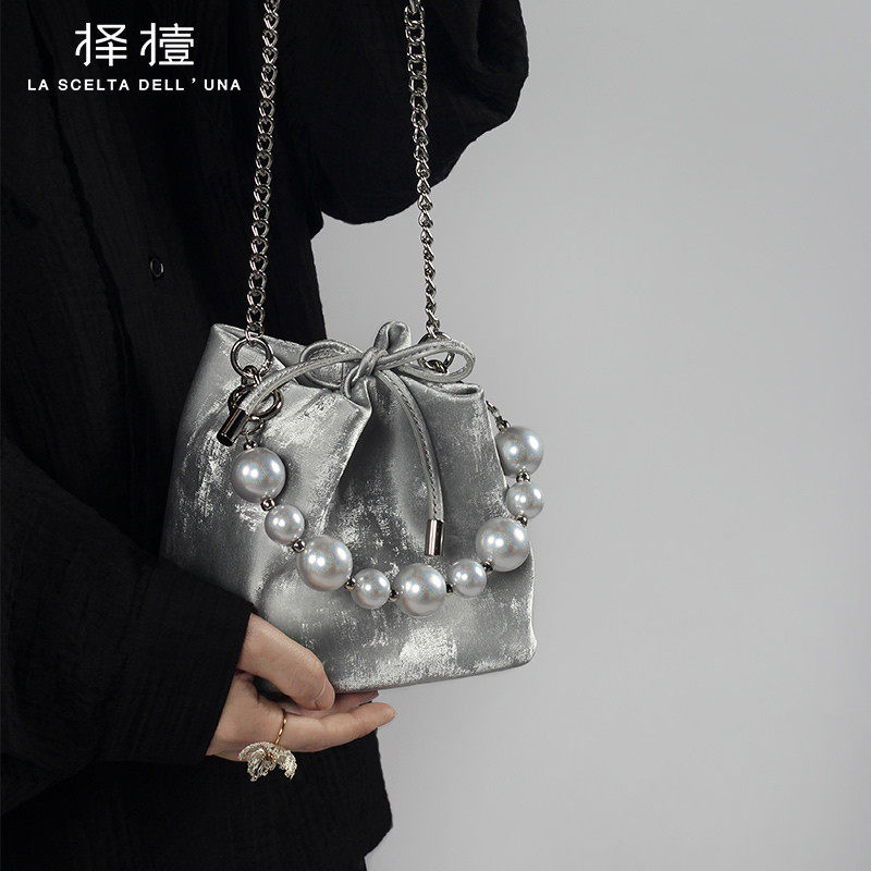 择撎新中式国风包包女2025新款百搭小众设计串珠手拎包褶皱链条包
