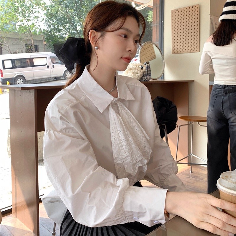 大码女装胖mm设计感温柔花边领结长袖衬衫女早春新款减龄白色衬衣
