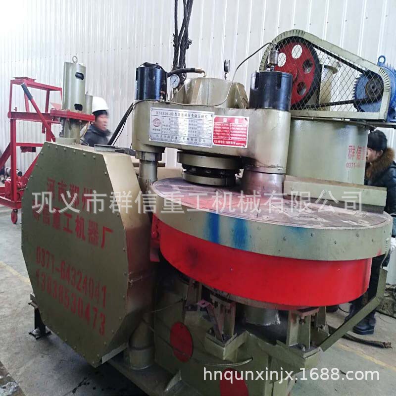 新款无操作易噪声吸水砖花砖机器自动日产3万块透水砖机