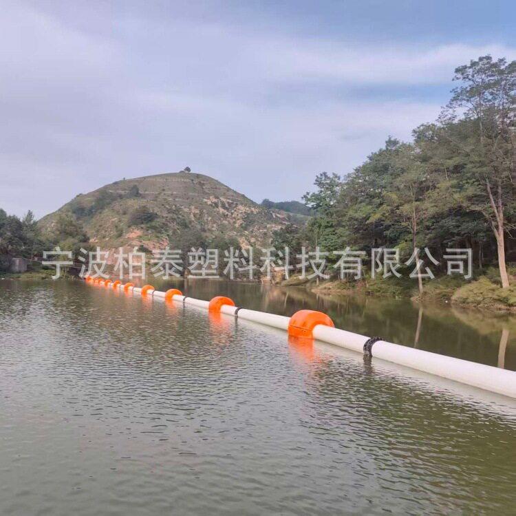 柏泰塑料清淤工程滚塑浮筒对夹式螺栓固定DN200管线浮筒厂家