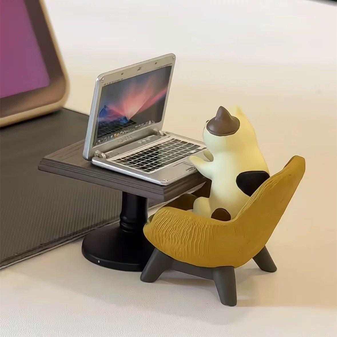 微缩努力搬砖中可爱猫咪熊爷爷合金笔记本电脑治愈轻奢风桌面摆件,家居饰品,桌面摆件,淘宝优惠券,粉丝福利购,淘宝优惠卷