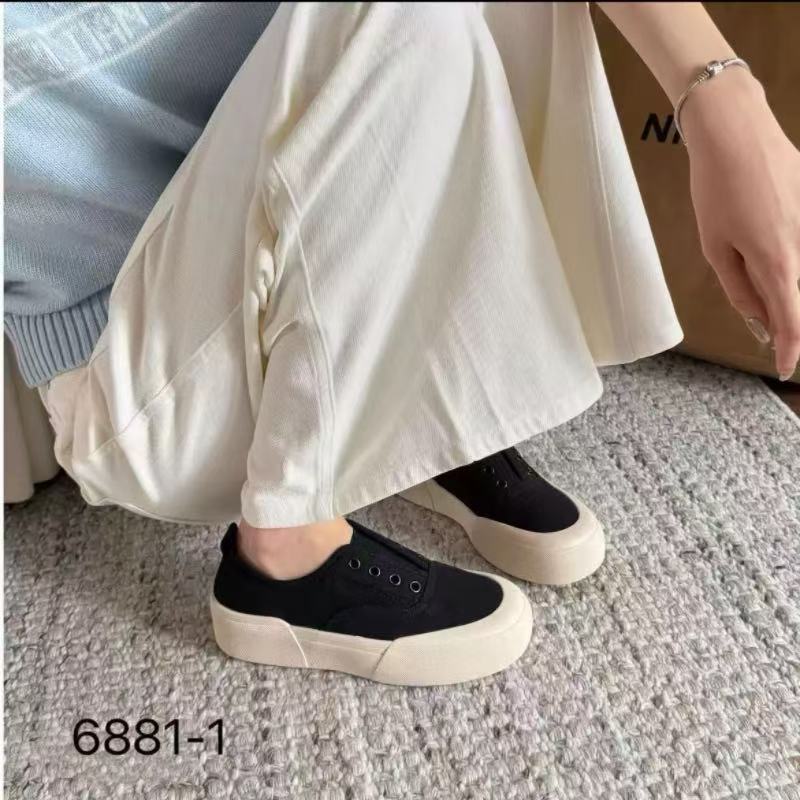 B迪雅正品断码特价款女鞋圆头平底休闲板鞋女百搭帆布鞋6881-50