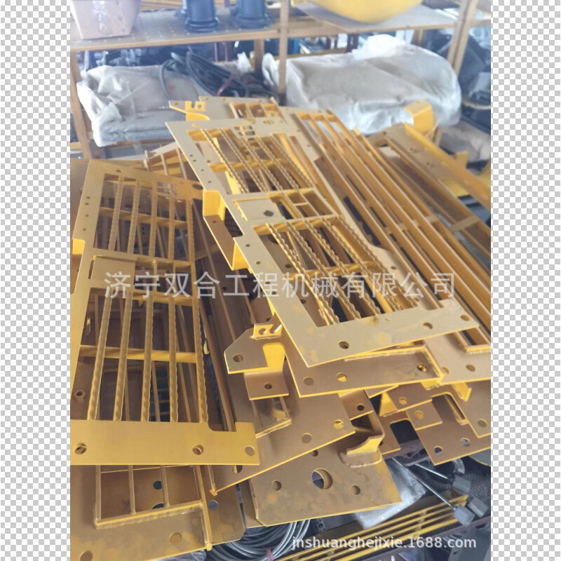 现货供应 PC300-7 360-7发动机护罩支架 发动机罩支架总成