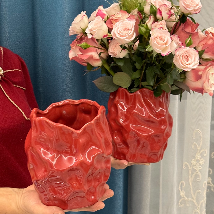 红色喜庆花瓶摆件客厅插花玫瑰陶瓷花器复古创意不规则大口径ins