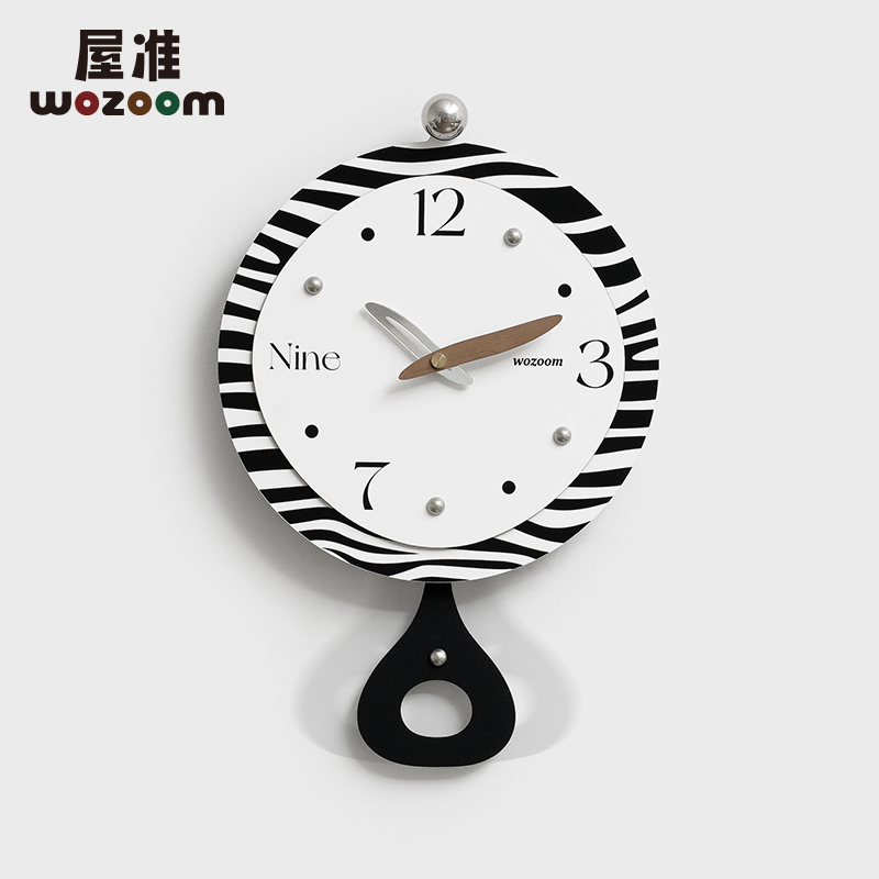 客厅轻奢创意挂钟装饰墙