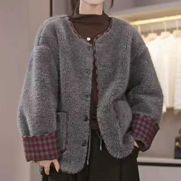 格子拼接皮毛一体毛毛外套女秋冬2025新款高级感短款流行爆款上衣