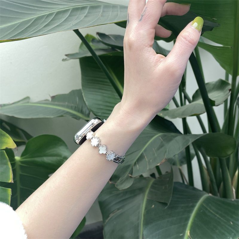 小香风适用华为fit4/4pro四叶草贝母表带红米watch5/4女款苹果S11