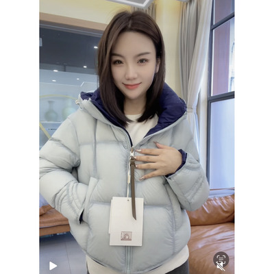 90白鹅绒短款连帽保暖羽绒服女
