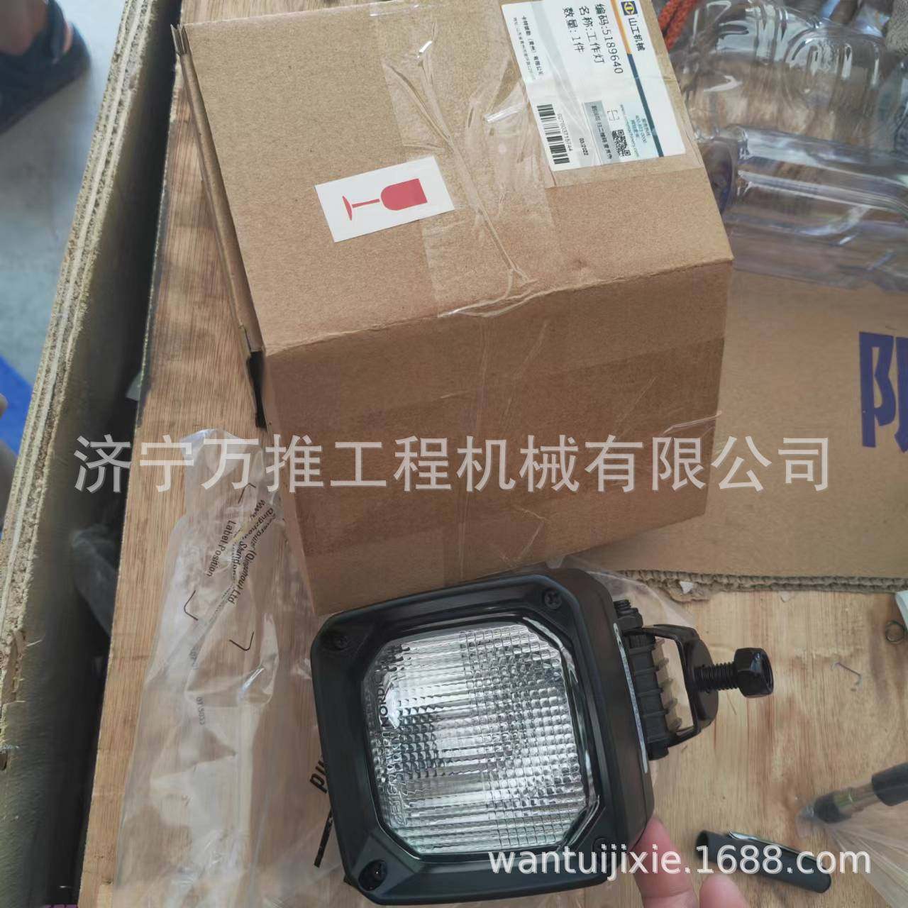 山工816 推土机  工作灯 5189640  山工推土机配件