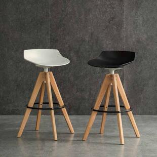 时尚设计师款旋转非升降吧椅PP实木结合新款吧台凳北欧酒吧椅