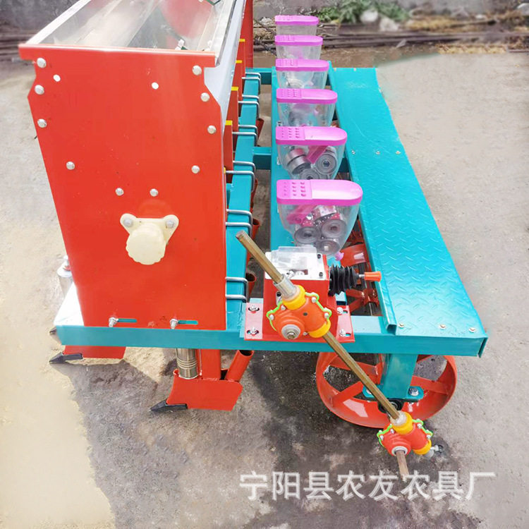 陕西榆林苜蓿草精播机 拖拉机带4行6行谷子蔬菜播种机3套下种轮