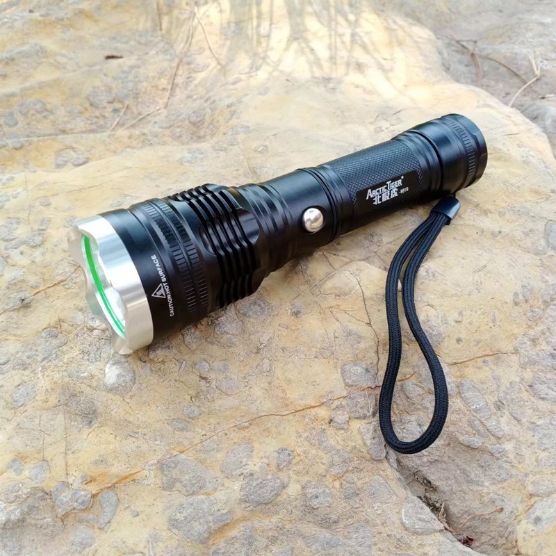 北极虎超亮强光手电筒充电户外远射疝气灯超长Q续航家用夜骑露营